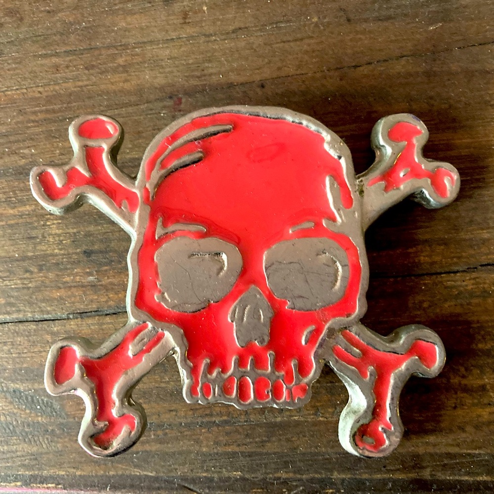 Hot pink skull belt buckle